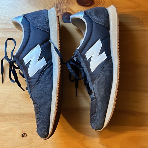 New Balance 220 Classic V1 - Picture 2 of 7